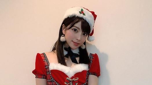 上原亞衣扮聖誕天使！美胸繫上蝴蝶結