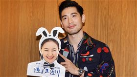 高以翔演八點檔與大學生打工妹焦俊艷，迅速墜入愛河。（記者邱榮吉/攝影）