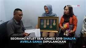 印尼一名17歲的體操選手薩尼亞（Shalfa Avrila Sania）原訂於11月26日前往菲律賓參加東南亞運動會，卻在11中旬時遭教練團取消資格，理由竟是「她已經不是處女」；但此說遭印尼體育署嚴正否認，聲稱開除是因考量選手的表現及紀律問題。（圖／翻攝自 KOMPASTV YouTube）