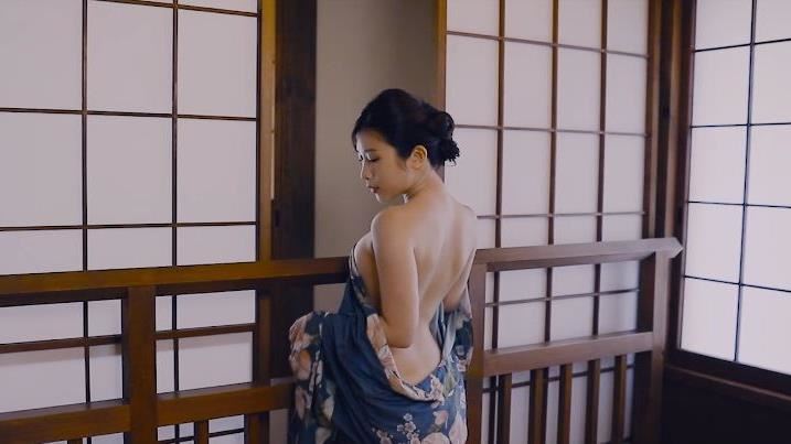 大尺度片流出！雞排妹全裸入浴萬人看