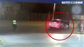 警方,掛車門落跑