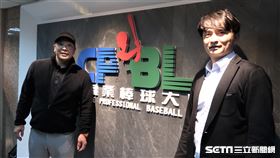 阿部慎之助拜會中華職棒聯盟。（圖／記者王怡翔攝影）