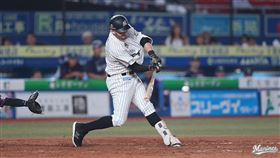 ▲羅德隊洋砲Brandon Laird的招牌動作「幕張壽司」登上球隊年度流行語大賞冠軍（圖／翻攝自羅德隊官方推特）