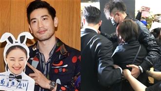 家人回來了！高以翔媽媽悲痛進入靈堂