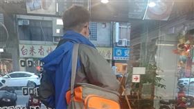 寒冬送暖,老闆,暖心,街友,便當（圖／翻攝自爆怨公社）