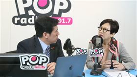 ▲余湘接受廣播專訪。（（圖／《POP撞新聞》製作單位提供）