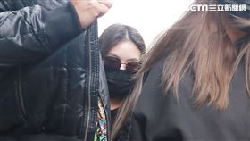 高以翔家人前往高以翔靈堂。（記者林士傑/攝影）