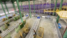Yahoo電商新物流中心 攜手在地夥伴Yahoo奇摩電商11日首度公開自動化物流中心，與物流設備商漢錸科技、工業技術研究院、新竹物流等在地夥伴合作，費時18個月建置完成。中央社記者吳家豪桃園攝 108年11月11日