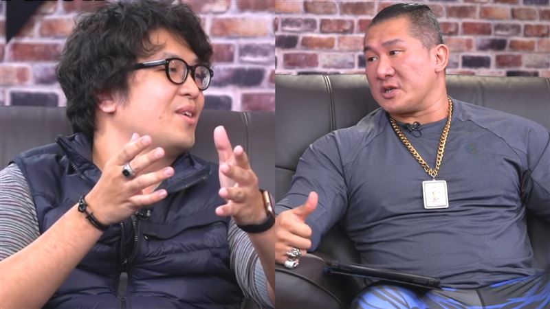 沈伯洋曾直播中自爆國中時期曾拿椅子砸人、滿嘴髒話,甚至坦言學生時期因叛逆被少年隊抓過。(圖/翻攝自館長成吉思汗YouTube)
