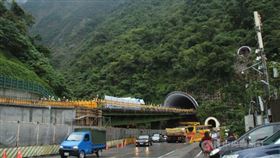 蘇花改預計明年1月通車，客運業者初步規劃票價3日出爐，統聯客運南港到花蓮票價新台幣320元。（中央社檔案照片）