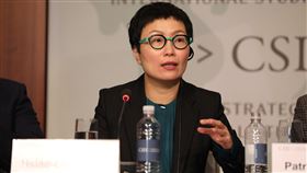 ★推跨國文化合作 文策院董事長赴美分享台經驗文策院董事長丁曉菁（圖）3日出席華府智庫活動時表示，文策院擁有多項政策工具，盼藉由整合台灣科技優勢及創意活力，與各國開展互惠互利的夥伴關係。中央社記者徐薇婷華盛頓攝 108年12月4日