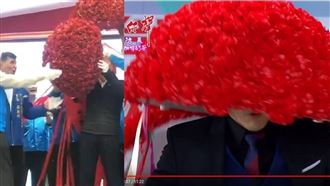 侯友宜快看！黃少祺也遭「彩球生吞」