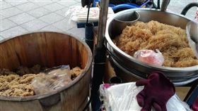 冬粉,油飯,擺攤,寒風,老人家,血汗錢　圖／翻攝爆怨公社