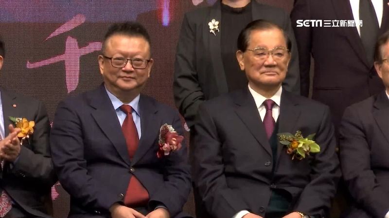 統媒？大師鏈插旗北京　連戰現身致詞