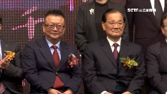 統媒？大師鏈插旗北京　連戰現身致詞