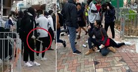 港中學生晨間堵路抗爭　遭蒙面便衣警坐著壓制，圖／立場新聞
https://www.thestandnews.com/society/%E7%B6%B2%E5%82%B3%E5%9C%9F%E7%93%9C%E7%81%A3%E8%92%99%E9%9D%A2%E4%BE%BF%E8%A1%A3%E8%AD%A6%E6%8B%98%E5%A4%9A%E5%90%8D%E5%AD%B8%E7%94%9