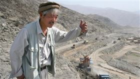 中村哲因為和平及國際關懷，於2003年榮獲素有亞洲諾貝爾獎之稱的菲律賓「麥格塞塞獎」。（共同社提供）