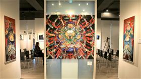 輔大藝文中心成立柯錫杰影像館輔仁大學藝文中心「柯錫杰影像館」4日成立，展出柯錫杰的攝影作品，包括「金海」、「黃衫客」、「威靈門神」等。（輔大提供）中央社記者黃旭昇新北傳真　108年12月4日