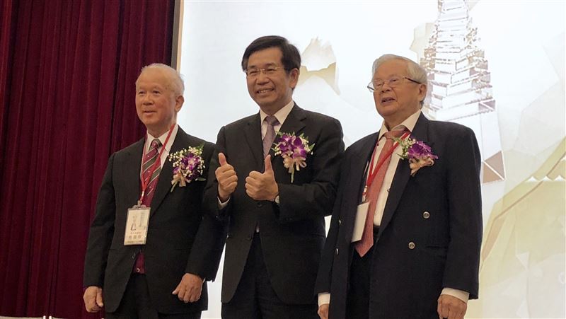 陳榮基楊國賜投入社會教育　皆獲獎！
