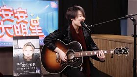 ▲現場演唱許多首經典歌曲。（圖／林聖凱攝影）