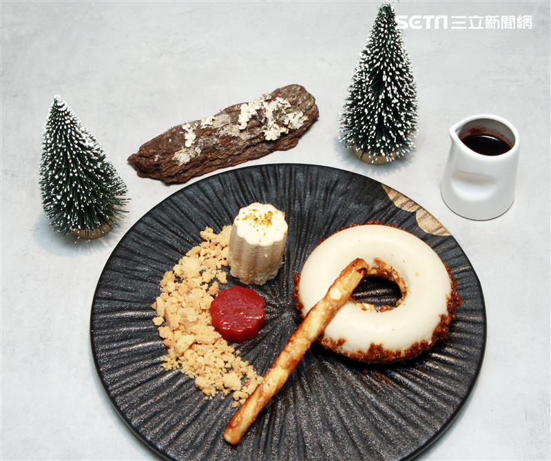 李宛儒居樂堂甜舖精緻甜點。（記者邱榮吉/攝影）