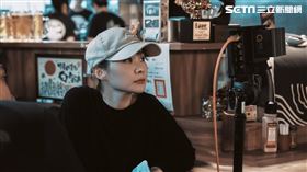 鄭宜農繼承金鐘名導父親鄭文堂導演細胞 「輕輕觸碰」MV下海當導演！人緣大爆發的她更邀來戲劇咖好友林予晞、王可元、陳妤、嚴正嵐跨刀助陣

火氣音樂 提供
