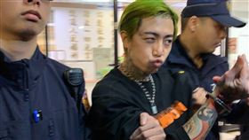 謝和弦持毒　陳啟明攝影