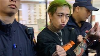 持毒被逮　謝和弦還對鏡頭「啾咪」