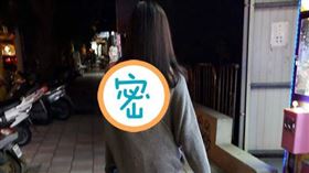 台中,正妹,露背（圖／翻攝自加藤軍路邊隨手拍）