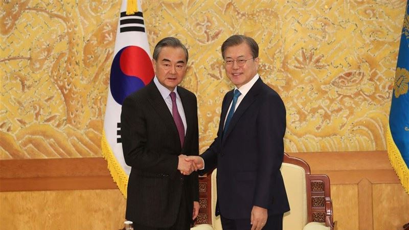 文在寅會王毅　談及韓中日領導人會議