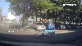 老翁誇張撞0700(DL)