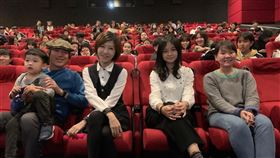 新竹,藝術教育,張澤平,帶學生,看電影(圖/張澤平提供)中央社