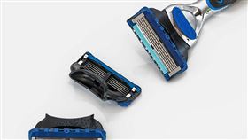 原PO說妹妹刮一次腋毛他就要換一次剃刀。（圖／翻攝自Pixabay）

https://pixabay.com/photos/razor-razor-blades-shave-hygiene-587625/