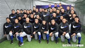 彭政閔和青棒球員分享經驗。（圖／記者王怡翔攝影）