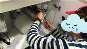 換新濾心！外勞喝完集體「喉嚨痛打噴嚏」　技師尷尬回這句（圖／爆怨公社臉書）