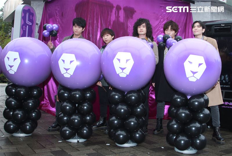 「亞洲重磅搖滾天團」獅子LION蕭敬騰、力Q、小強、陳珩、FUMI 2019年推出全新專輯「美麗、醜與我」。（記者邱榮吉/攝影）                      