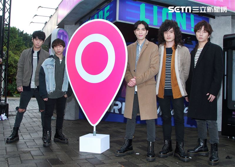 「亞洲重磅搖滾天團」獅子LION蕭敬騰、力Q、小強、陳珩、FUMI 2019年推出全新專輯「美麗、醜與我」。（記者邱榮吉/攝影）                      