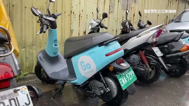 共享機車遭上大鎖　業者要揪霸車奧客