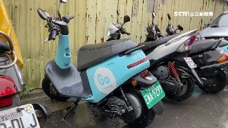 共享機車遭上大鎖　業者要揪霸車奧客
