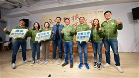 鄭宏輝提文化政策3大主張民進黨新竹市立委參選人鄭宏輝（右4）6日舉辦文化政策記者會，針對文化資產提出3大主張。中央社記者魯鋼駿攝　108年12月6日