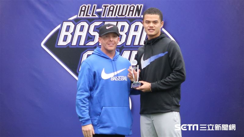 棒球／奪MVP　何恆佑明年挑戰職棒
