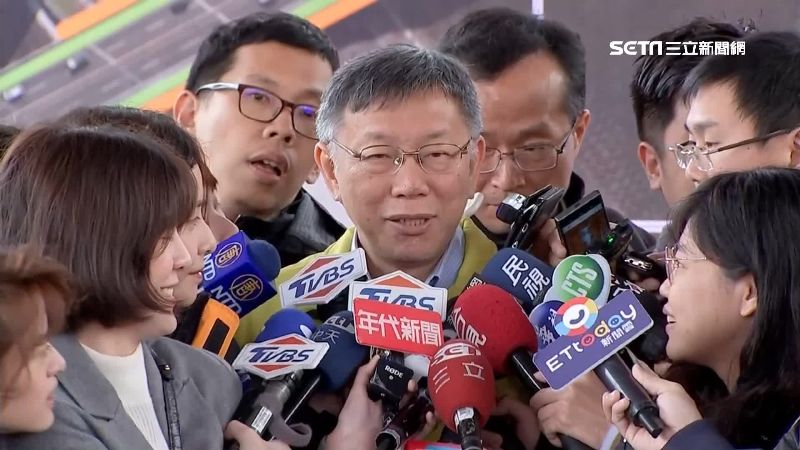 爆學姊為年終請事假！柯酸綠黨變側翼