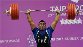 世大運舉重　陳士杰銀牌（2）台北世大運25日在淡江大學舉行男子105公斤以上級舉重比賽，中華隊選手陳士杰（圖）以抓舉190公斤、挺舉225公斤、總和415公斤的成績，獲得銀牌。中央社記者徐肇昌攝　106年8月25日