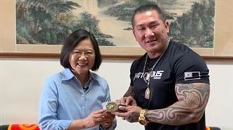 館長賭1萬份雞排小英當選　總統笑了