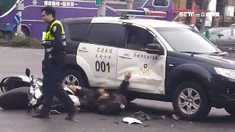 警左轉趕車禍現場！騎士撞上骨折昏迷