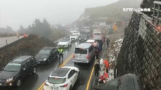 上山賞雪！2公里車龍癱瘓台14甲線