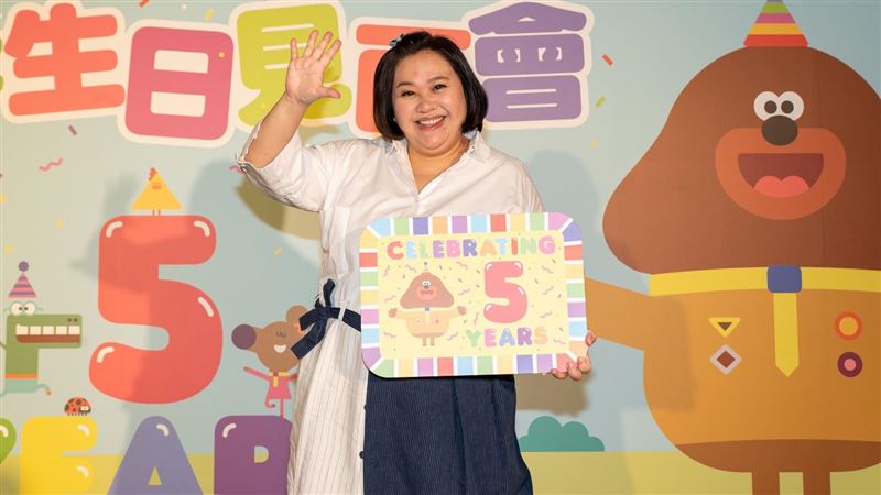 好多個0！鍾欣凌8歲女看存摺超嗨