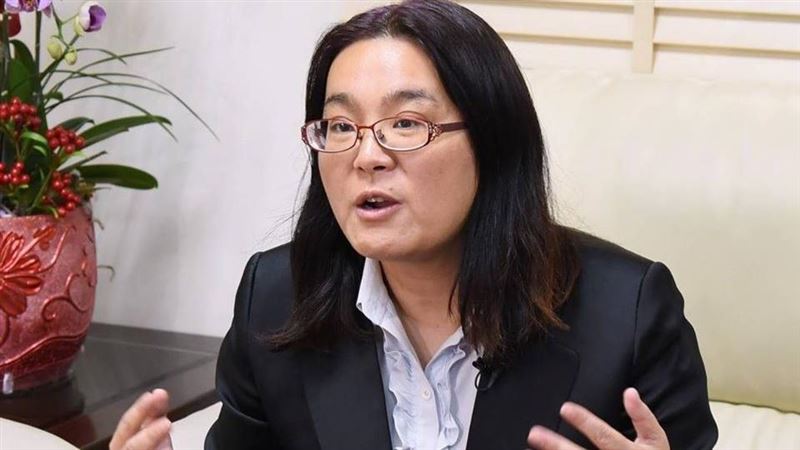 手被夾躺重症病床　陳玉珍：金門精神