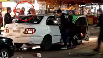 福安宮旁警追毒　2嫌躲攔查衝撞3車