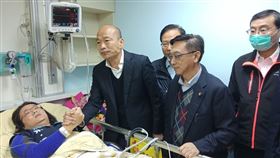 韓國瑜探病林奕華、陳玉珍　圖／韓國瑜辦公室提供